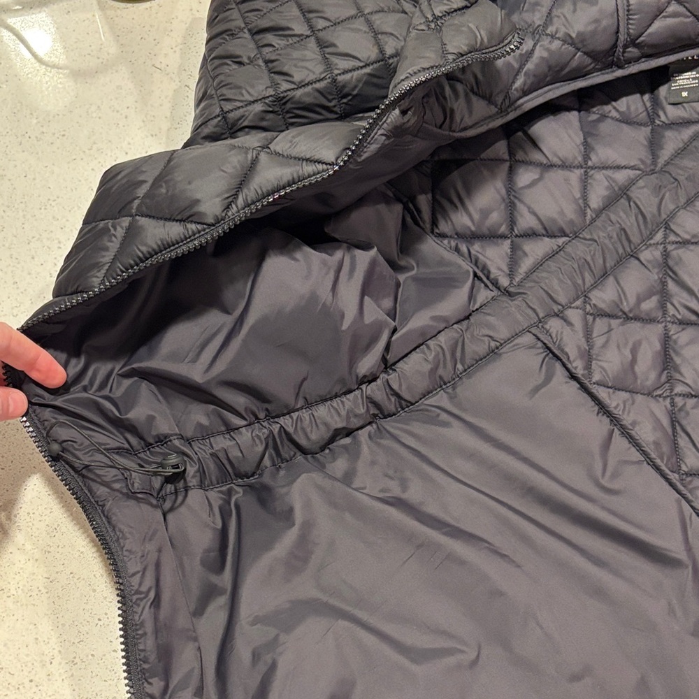 Athleta Women’s Whisper Featherless Quilted Parka/Jacket  - Black - Picture 5 of 11